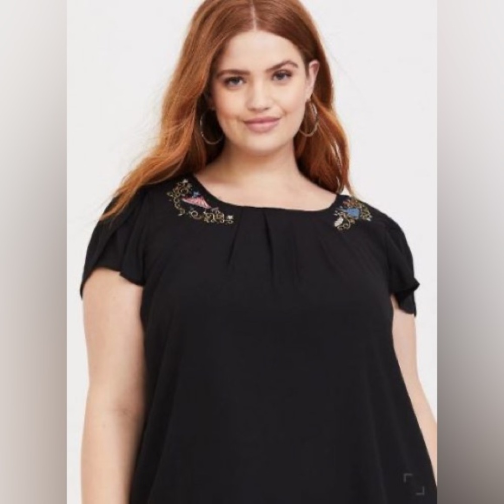 Her Universe x DUMBO torrid circus embroidery blouse